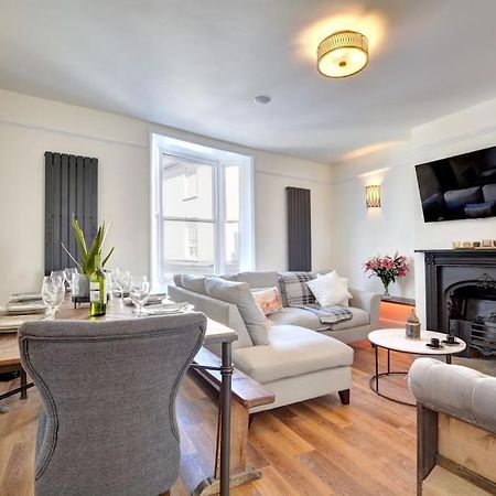 Modern 4 Bedroom Townhouse Perfect Location. Brighton Bagian luar foto
