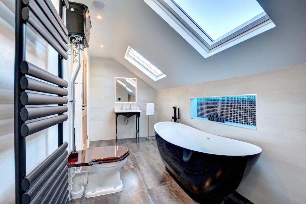 Modern 4 Bedroom Townhouse Perfect Location. Brighton Bagian luar foto