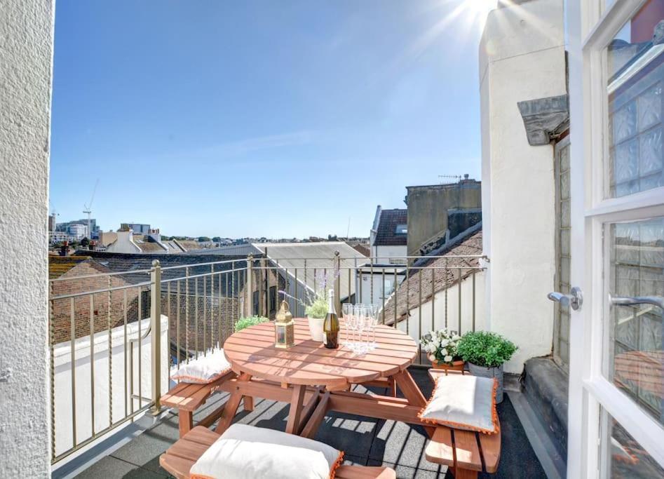 Modern 4 Bedroom Townhouse Perfect Location. Brighton Bagian luar foto